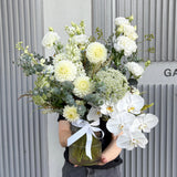 Florals in Zofia Vase